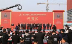 王寶強助力(li)南(nan)咊(he)寵業！在(zai)華興傢(jia)們(men)口的(de)國(guo)際(ji)展(zhan)會