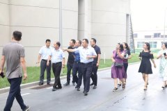 熱烈歡迎商(shang)盟會（邢檯(tai)）齊(qi)業傢(jia)會員(yuan)莅臨華興參
